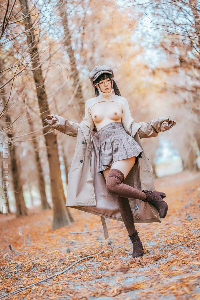 Raku_66 nude photo 4