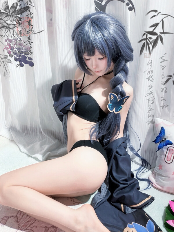 ran 3 nude photo 4