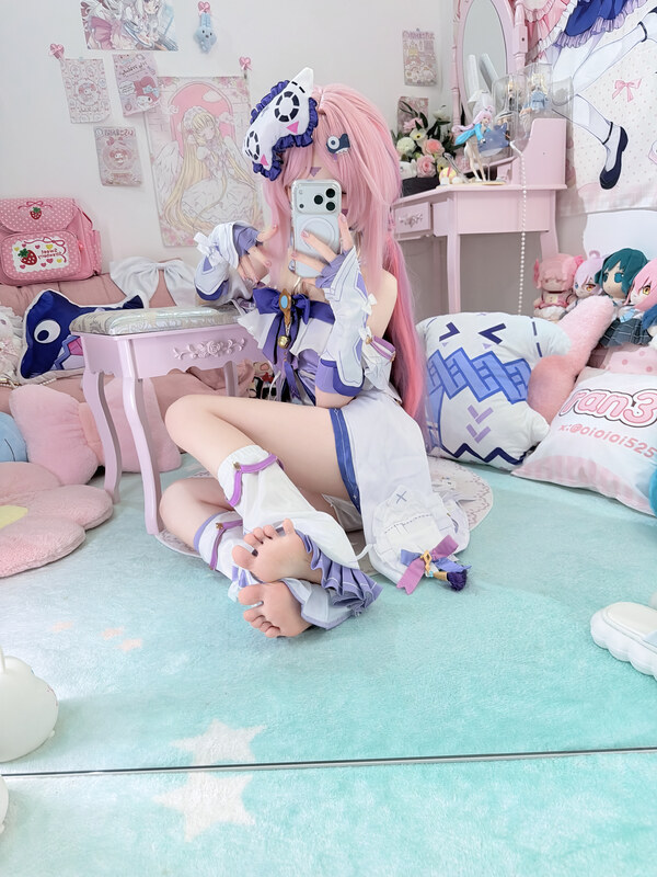 ran 3 nude photo 2