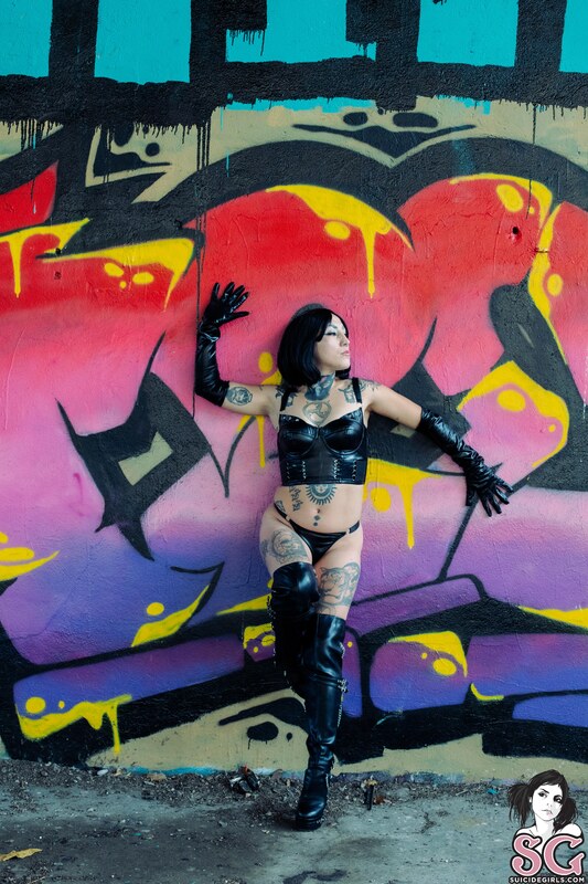 Ravenxaquarius nude photo 10