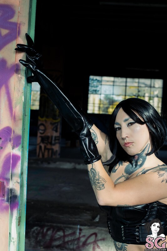 Ravenxaquarius nude photo 16