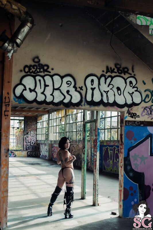 Ravenxaquarius nude photo 35