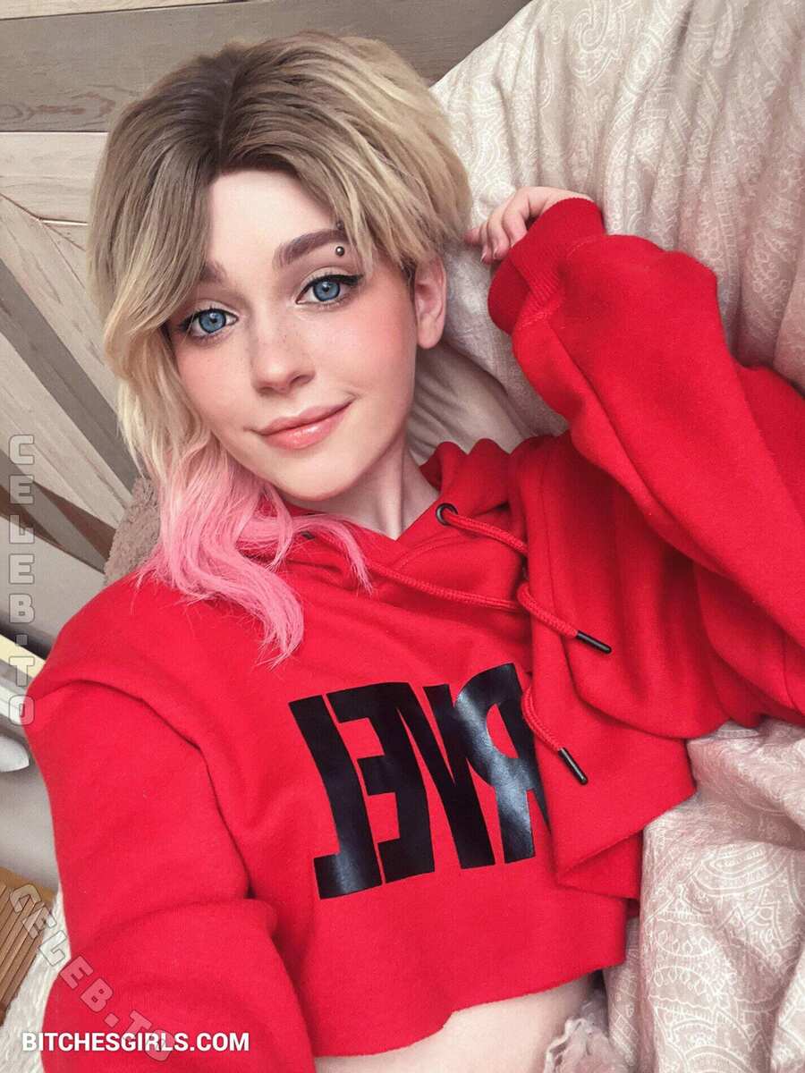 ravvcorn413 nude photo 2