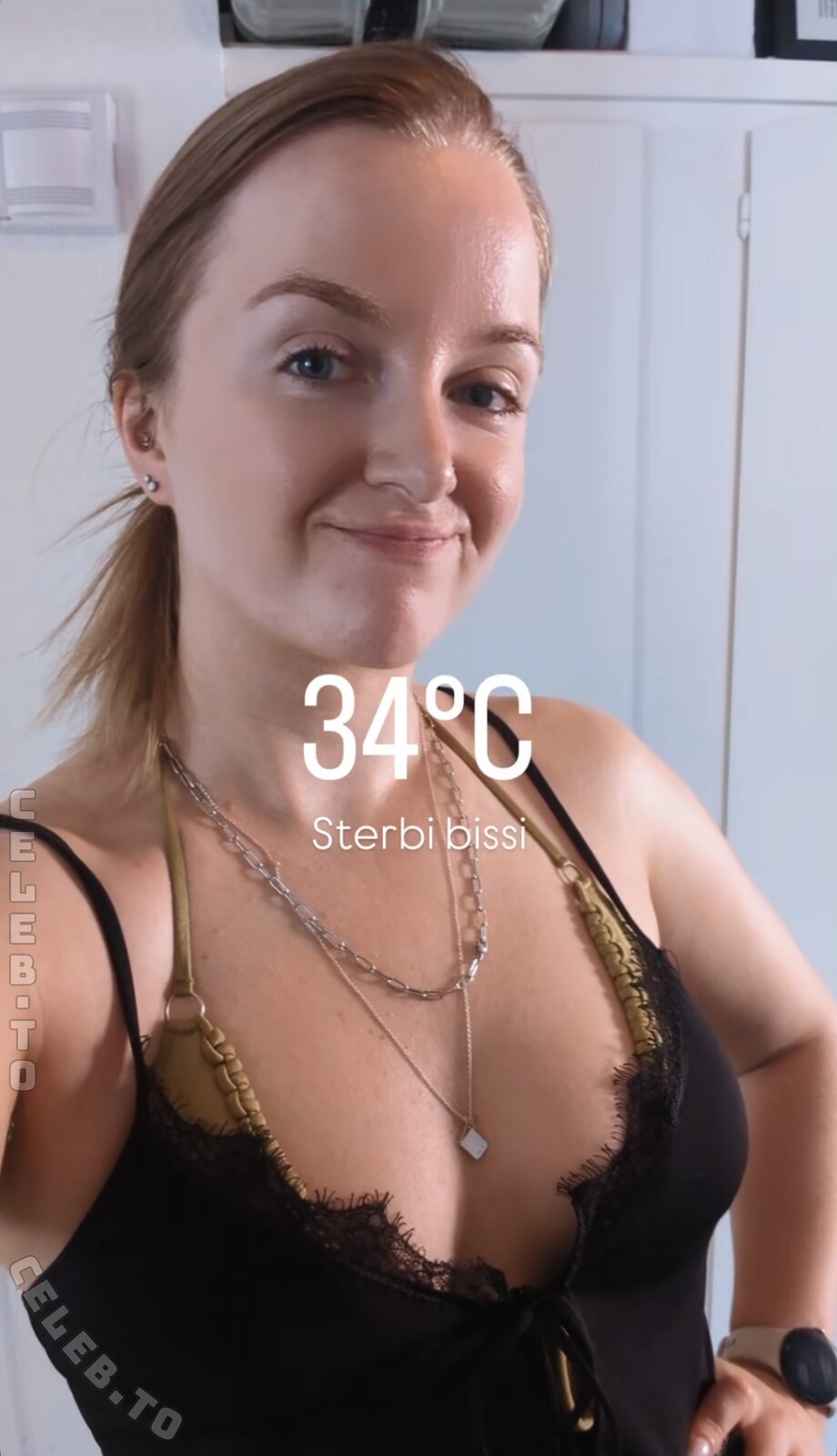 RayaOnAir nude photo 1