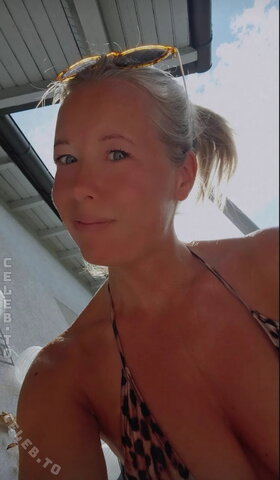 realangi0 nude photo 9