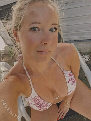 realangi0 nude photo 4