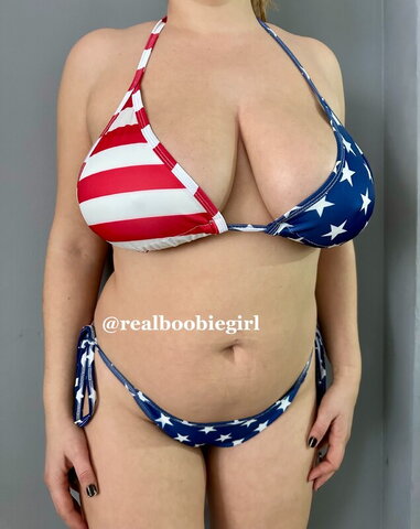 Realboobiegirl nude photo 5