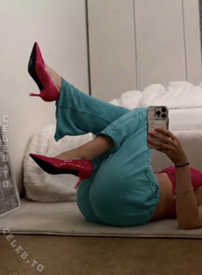 reallizsa nude photo 5