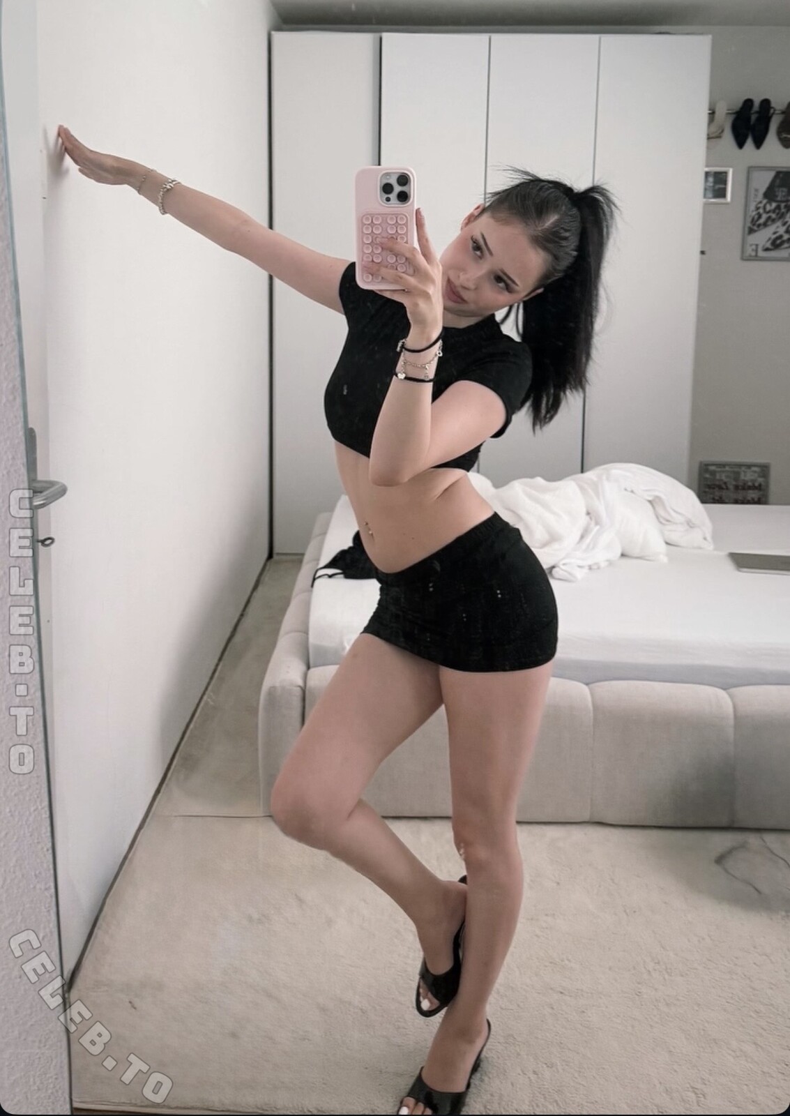reallizsa nude photo 1