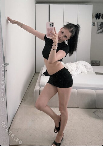 reallizsa New (2 photos)