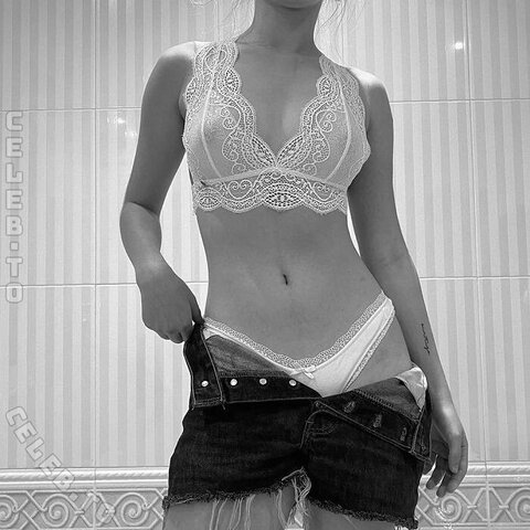 Rebeca Stones photo 6