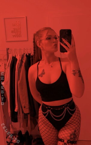 Redgirl.raven nude photo 11