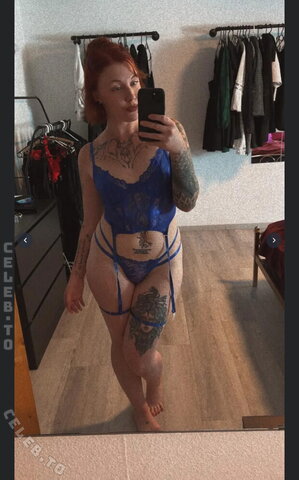 Redhead98 nude photo 8