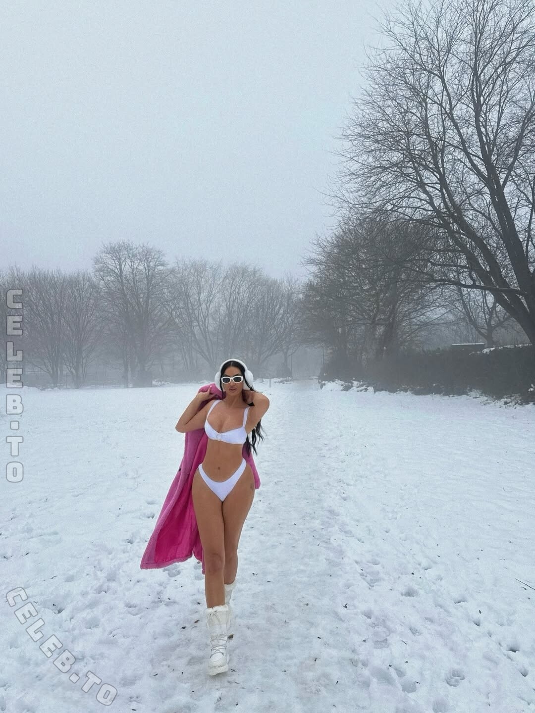 Redona Koci nude photo 3