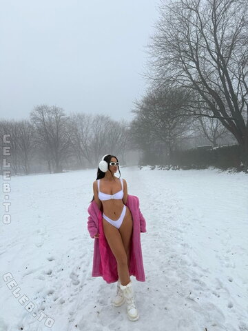 Redona Koci nude photo 6