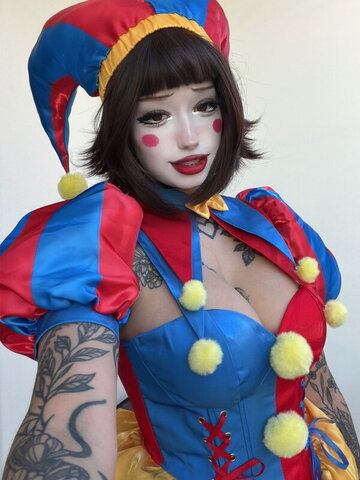Redroomromance nude photo 5