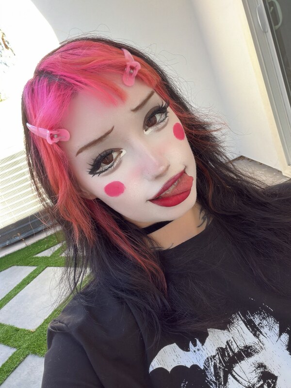 Redroomromance nude photo 6
