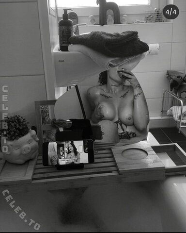 redyasmina photo 2
