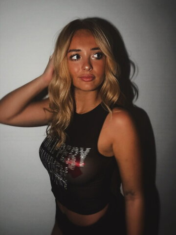 Reece Adams nude photo 2