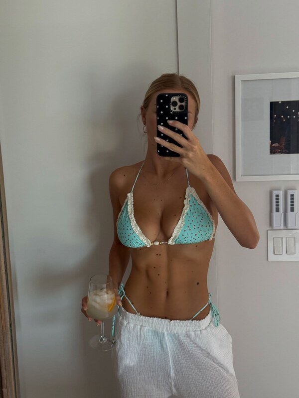 Reese Johnson nude photo 16