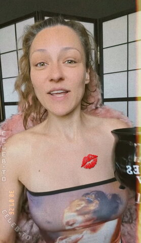 Regina Hixt nude photo 3