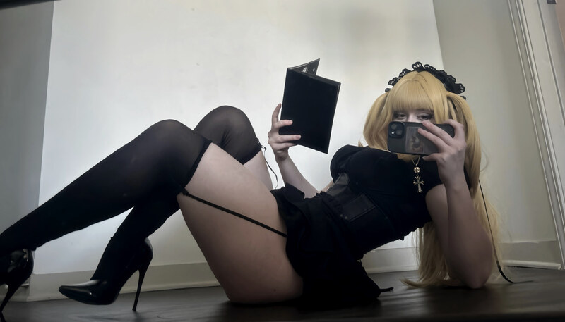 Reiunny nude photo 1