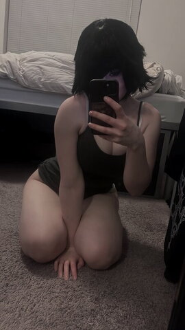 Reiunny nude photo 12
