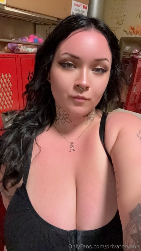 remarkableryann nude photo 2