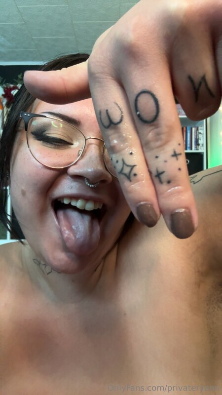remarkableryann nude photo 8