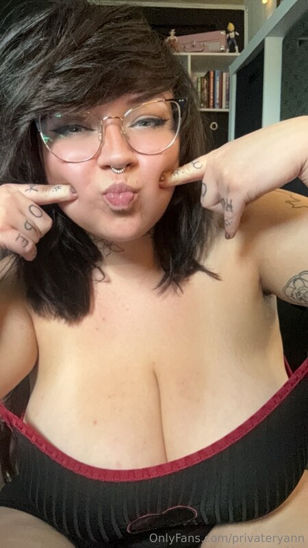 remarkableryann nude photo 35