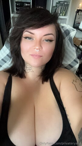 remarkableryann nude photo 13