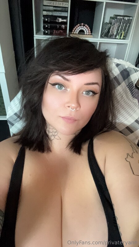 remarkableryann nude photo 45