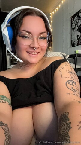 remarkableryann nude photo 2