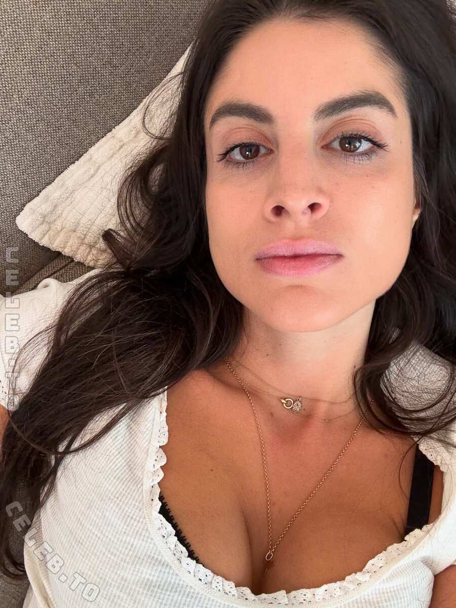 Rena Schwabl nude photo 2