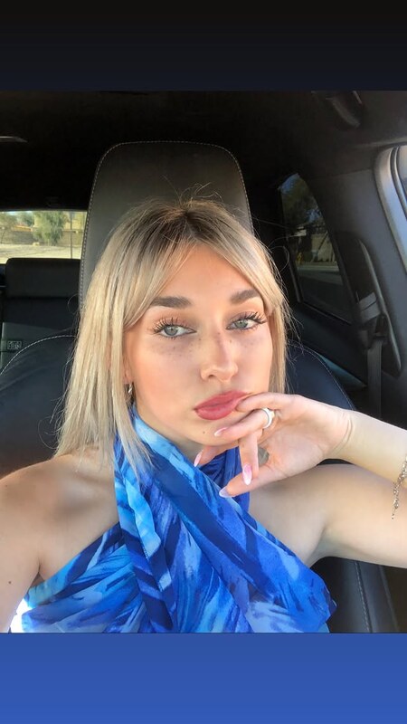 Renel1e nude photo 20