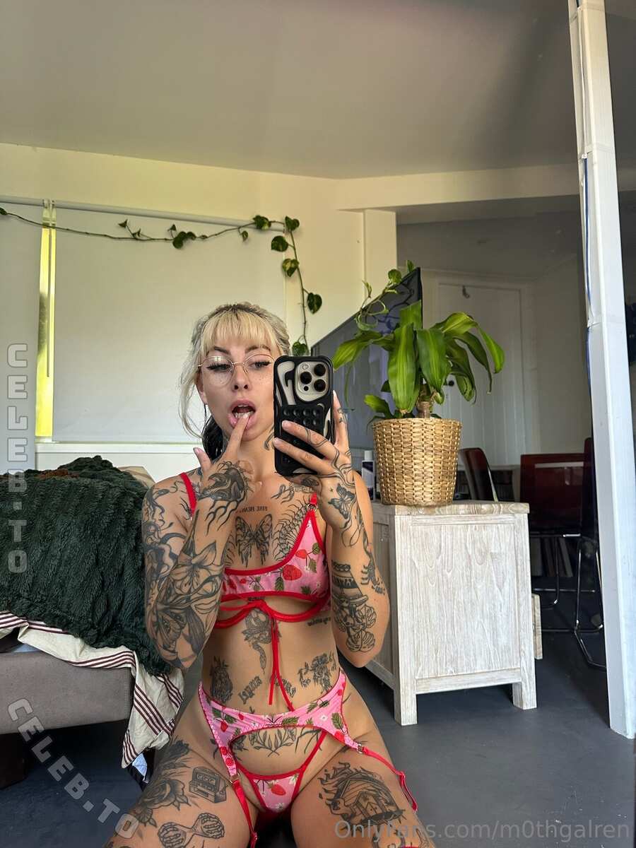 Renni Grace nude photo 1
