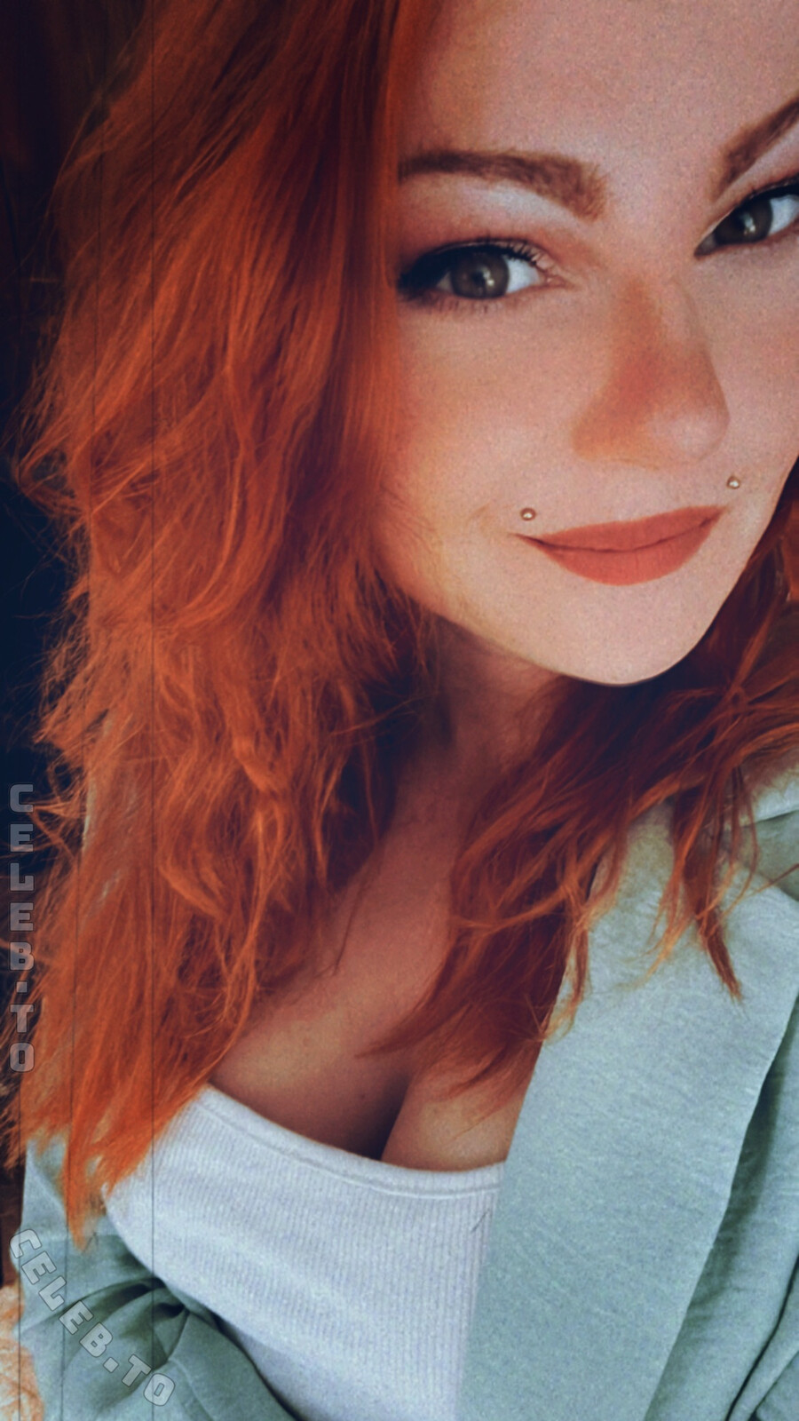 RexiShoot nude photo 1
