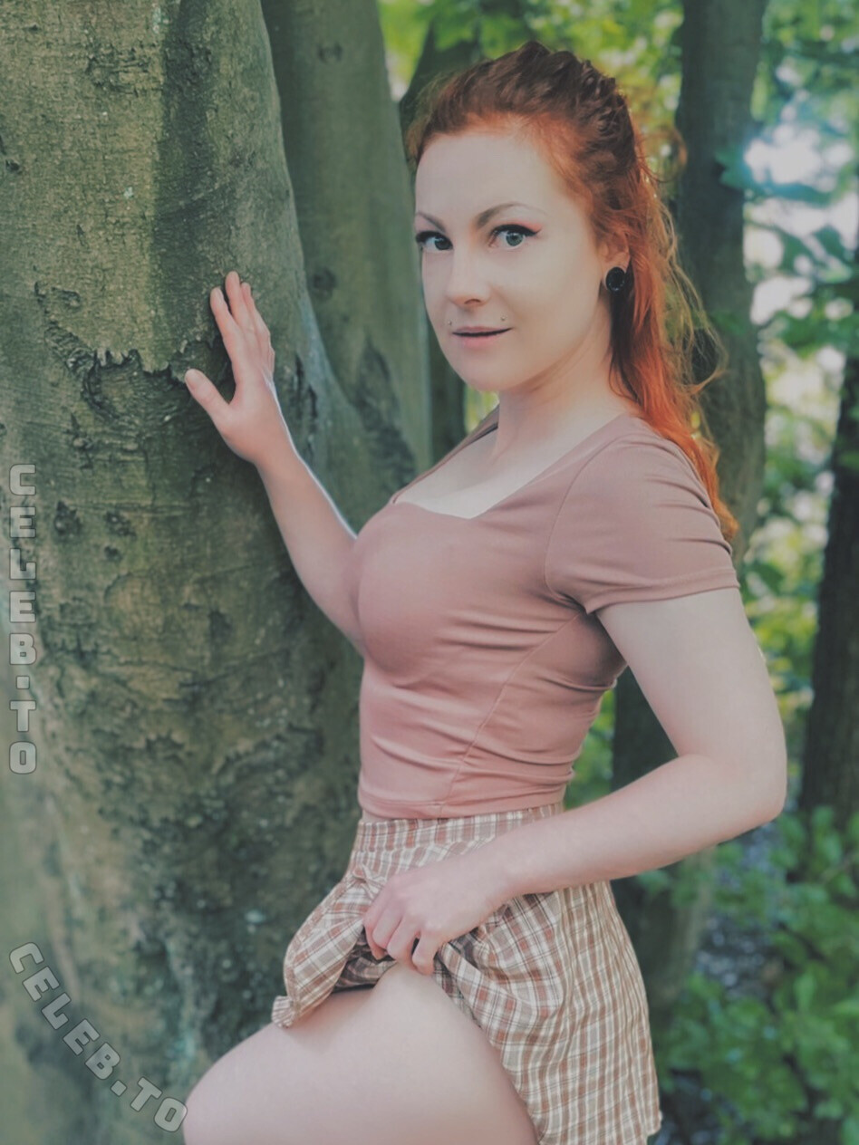 RexiShoot nude photo 4