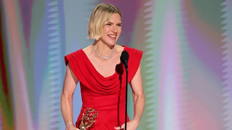 Rhea Seehorn nude photo 17