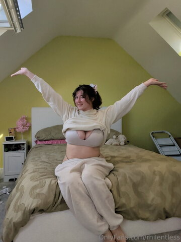 Rhilentless nude photo 4