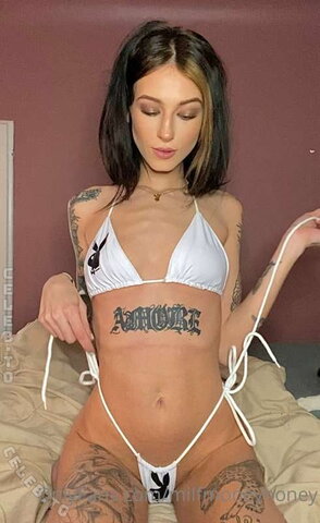 Rhy Money nude photo 7