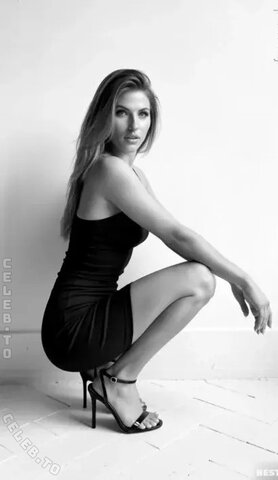 Ricarda Wolf nude photo 7