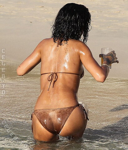 Rihanna nude