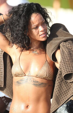 Rihanna nude