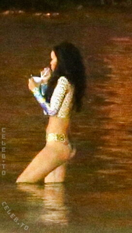 Rihanna photo 2