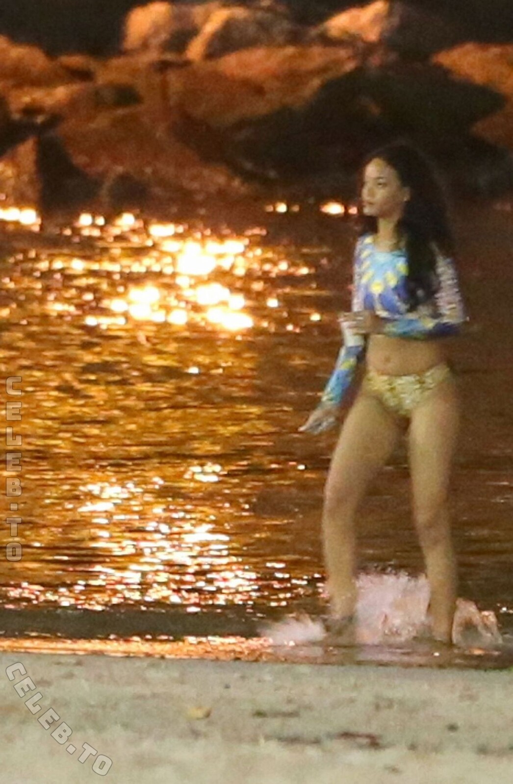 Rihanna nude photo 9
