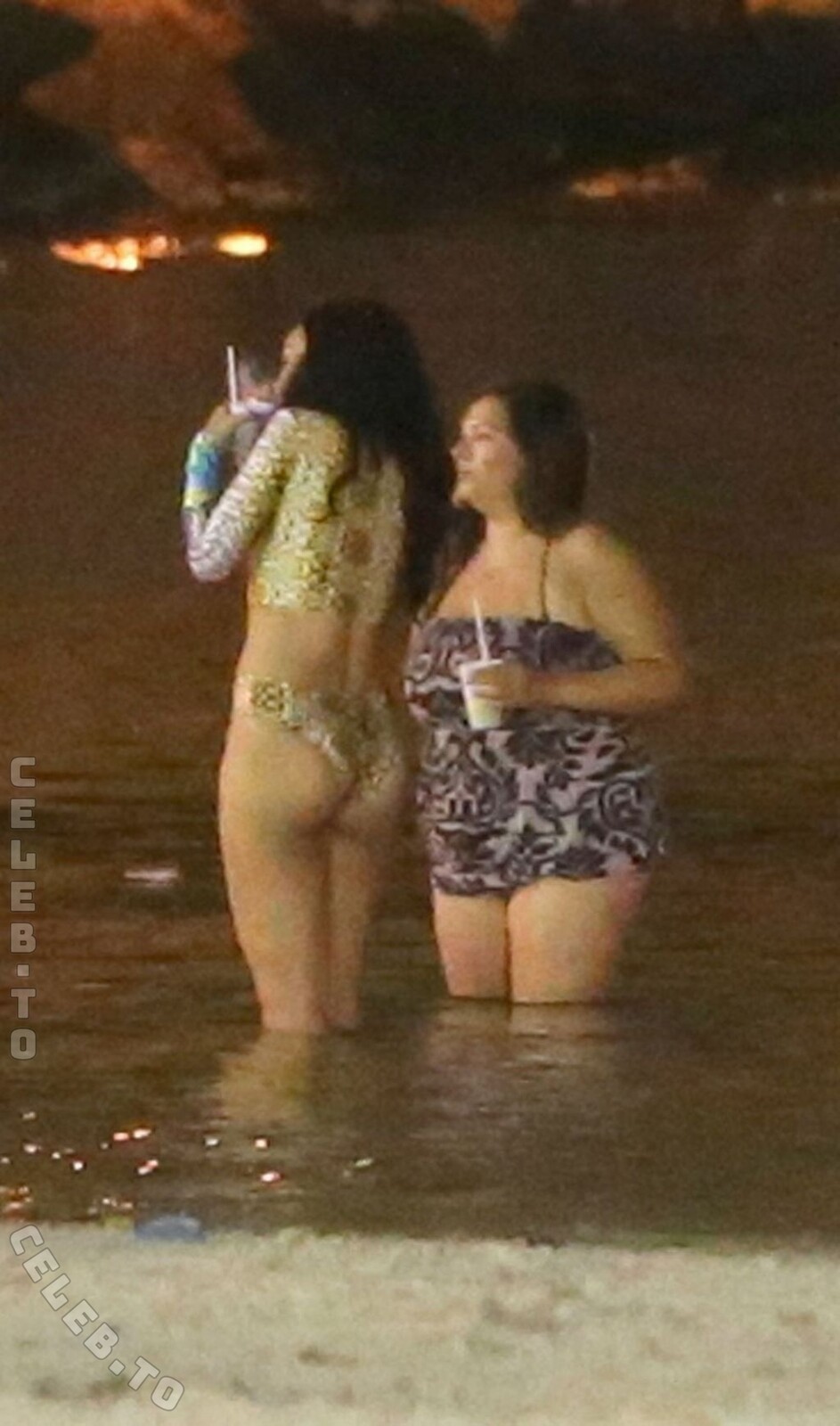 Rihanna nude photo 12