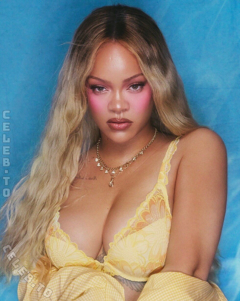 Rihanna nude photo 3