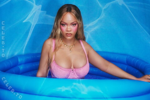 Rihanna photo 2