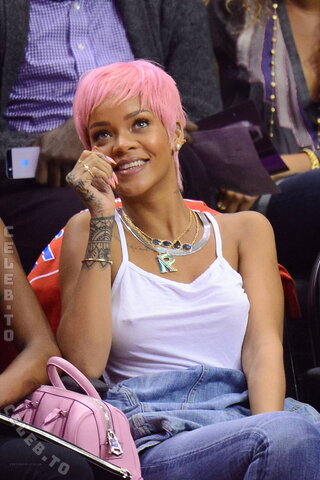 Rihanna nude photo 30